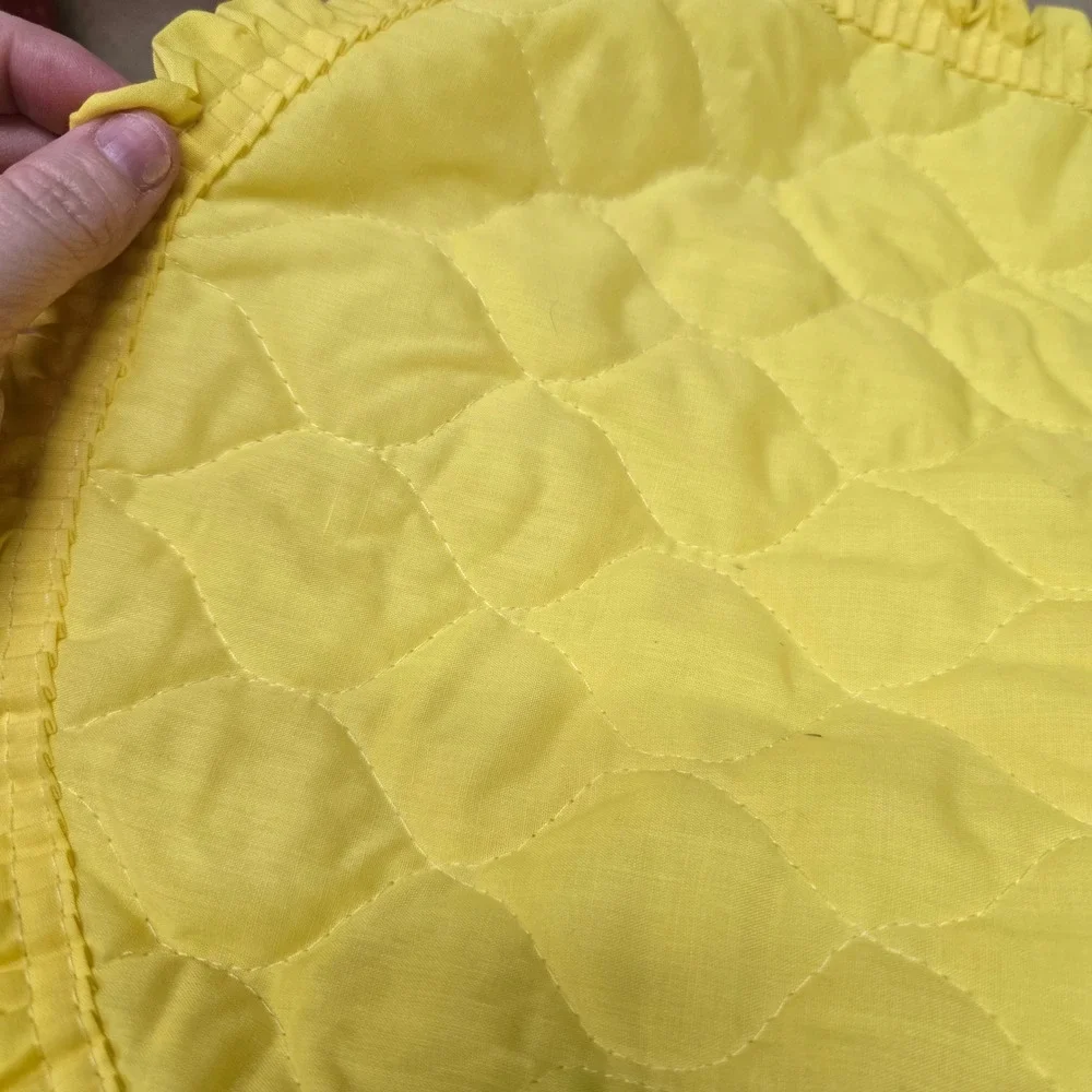 Vtg Yellow Quilted Ruffle Oval Placemats Set of 5 Cottagecore Farmhouse Decor